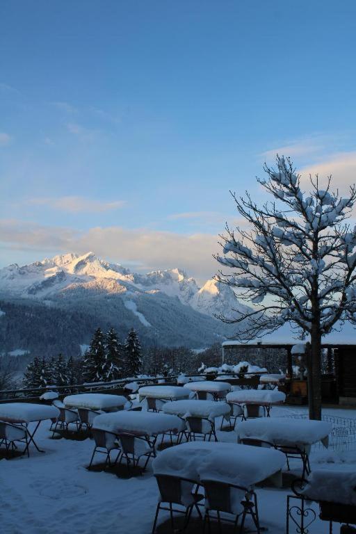 Pfeiffer Alm Am Sonnenhang Mit Blick Auf Die Zugspitze Garmisch-Partenkirchen Ngoại thất bức ảnh