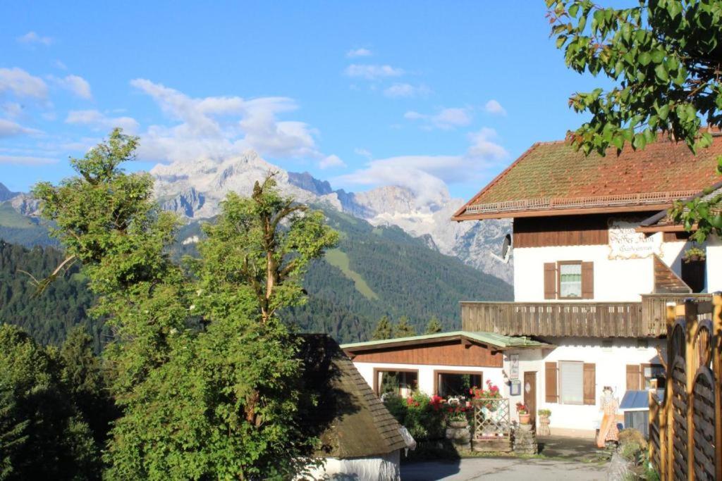 Pfeiffer Alm Am Sonnenhang Mit Blick Auf Die Zugspitze Garmisch-Partenkirchen Ngoại thất bức ảnh